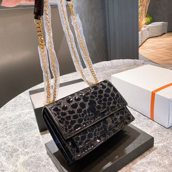 backpack wallet waist bag diamond chain letter leather all-match simple western style classic one-shoulder designer coin purse mini bags sad
backpack wallet waist bag diamond chain letter leather all-match simple western style classic one-shoulder designer coin purse mini bags sad