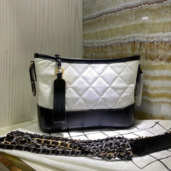 luxurys designers bags senior designer style 2021 bucket bag mobile phone package ladies shoulder tote fashion handbag rhomboid chain hobo
luxurys designers bags senior designer style 2021 bucket bag mobile phone package ladies shoulder tote fashion handbag rhomboid chain hobo