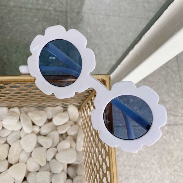 children's sunglasses, colorful lace glasses for boys and girls, versatile sunglasses, Blue
children's sunglasses, colorful lace glasses for boys and girls, versatile sunglasses, Blue