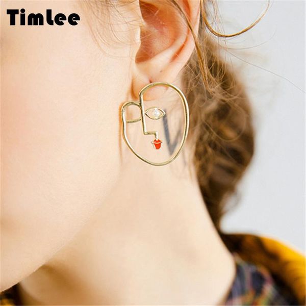 stud timlee e268 personality contracted design face earring abstract outline alloy studs earrings jewelry wholesale, Golden;silver
stud timlee e268 personality contracted design face earring abstract outline alloy studs earrings jewelry wholesale, Golden;silver