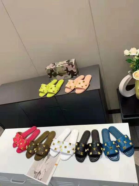 2021 european classic luxury style women's slippers, sandals, gold rivets, decorative leather, flat-soled, rubber bottom, more color, Black
2021 european classic luxury style women's slippers, sandals, gold rivets, decorative leather, flat-soled, rubber bottom, more color, Black