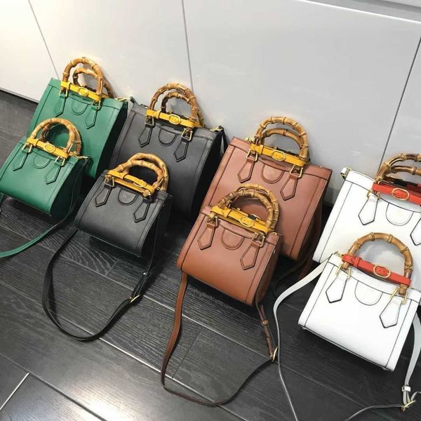 totes handbags women 2022 high-quality real white leather handbag fashion cross-wallet designer card wallets pocket bag european style brand
totes handbags women 2022 high-quality real white leather handbag fashion cross-wallet designer card wallets pocket bag european style brand
