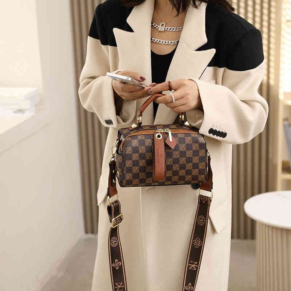 2022 factory wholesale women's net red one shoulder messenger handbag printed boston bucket bag ge8y
2022 factory wholesale women's net red one shoulder messenger handbag printed boston bucket bag ge8y