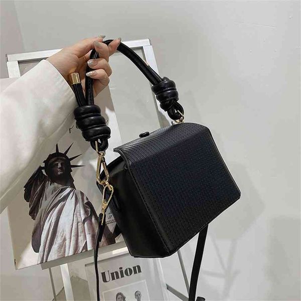 french niche women's 2021 new simple versatile small square advanced sense foreign style portable messenger bag
french niche women's 2021 new simple versatile small square advanced sense foreign style portable messenger bag