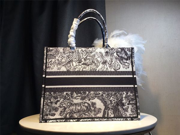 handbag branded crossbody mini luxurys bags designer tote bag shoulder_bag exclusive style luxury fashion whole canvas quality large capaci
handbag branded crossbody mini luxurys bags designer tote bag shoulder_bag exclusive style luxury fashion whole canvas quality large capaci