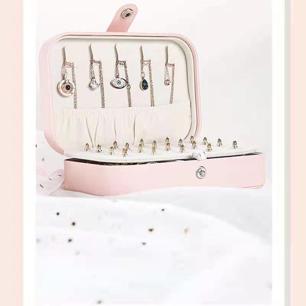 spot leather portable jewelry box double earring stud ring wholesale cosmetic bags & cases
spot leather portable jewelry box double earring stud ring wholesale cosmetic bags & cases