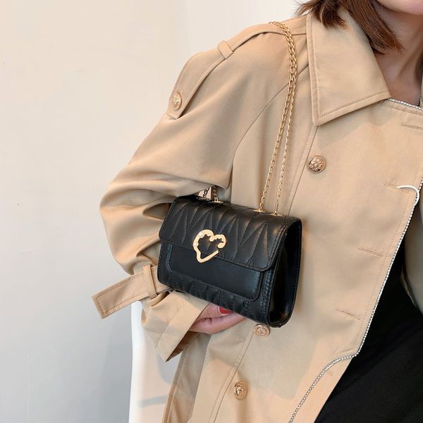 lingge embroidered line small square bag 2021 fashion solid color messenger autumn simple single shoulder chain women's, Black;red
lingge embroidered line small square bag 2021 fashion solid color messenger autumn simple single shoulder chain women's, Black;red