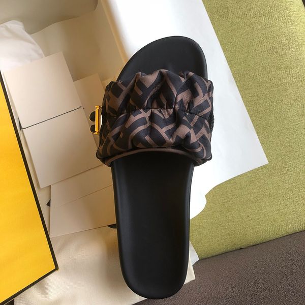2021 women slide sandal slipper 3 colors option indoor outdoor beach slides flat slippers size 34-41 true leather flip flops with box, Black
2021 women slide sandal slipper 3 colors option indoor outdoor beach slides flat slippers size 34-41 true leather flip flops with box, Black
