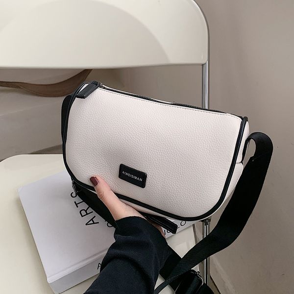 niche design popular bag female 2021 new fashion korean wild crossbody bag square bag shoulder width 24cm
niche design popular bag female 2021 new fashion korean wild crossbody bag square bag shoulder width 24cm