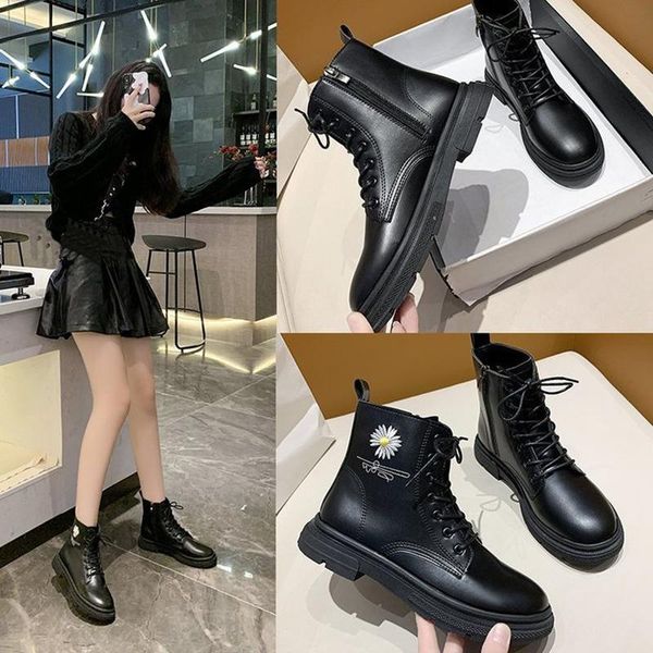 boots embroidery flower lace-up women high-pu creepers ankle short botas korean round toe thicken riding booties femme 2021, Black
boots embroidery flower lace-up women high-pu creepers ankle short botas korean round toe thicken riding booties femme 2021, Black