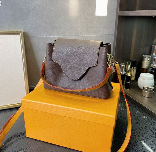 handbag shoulder bags crossbody bag purse cross body fashion brand different colors genuine leather high-quality with original box size 20*5
handbag shoulder bags crossbody bag purse cross body fashion brand different colors genuine leather high-quality with original box size 20*5