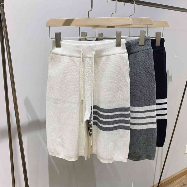 2021 new casual shorts men's four bar five leggings thin striped yarn dyed sweatpants, White;black
2021 new casual shorts men's four bar five leggings thin striped yarn dyed sweatpants, White;black