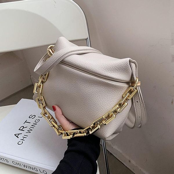 cross body bags pu leather with thick chain handbag ladies luxury designer shoulder bag travel 2021
cross body bags pu leather with thick chain handbag ladies luxury designer shoulder bag travel 2021