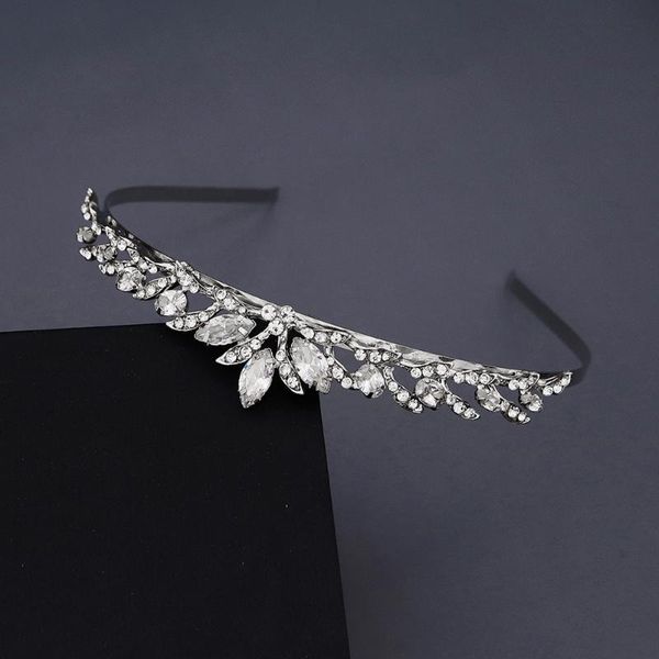 sweet bride wedding crown decoration simple and exquisite headband hollow luxury zircon birthday party dress headdress hair clips & barrette, Golden;silver
sweet bride wedding crown decoration simple and exquisite headband hollow luxury zircon birthday party dress headdress hair clips & barrette, Golden;silver