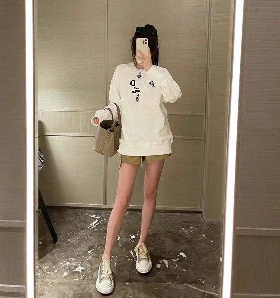 brand hoodie 21 early autumn new pr letter printing casual loose simple round neck pullover terry sweater cute women's aging style, Black
brand hoodie 21 early autumn new pr letter printing casual loose simple round neck pullover terry sweater cute women's aging style, Black