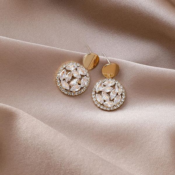 stud rhinestone statement earrings geometric big round for women crystal luxury wedding gift, Golden;silver
stud rhinestone statement earrings geometric big round for women crystal luxury wedding gift, Golden;silver