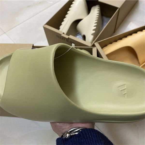 yeesy slide bone black green fashion street slippers white khaki men women indoor outdoor sandal basketball shoes football size 35-47 pq06 t
yeesy slide bone black green fashion street slippers white khaki men women indoor outdoor sandal basketball shoes football size 35-47 pq06 t