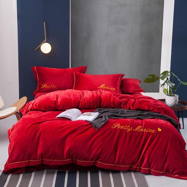 bedding sets 2021 products thick and warm crystal velvet solid embroidery bed set luxury king size 4-piece set.
bedding sets 2021 products thick and warm crystal velvet solid embroidery bed set luxury king size 4-piece set.