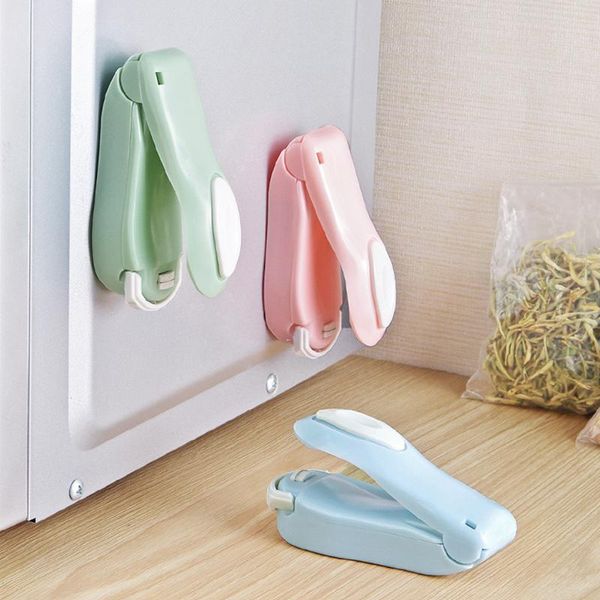 bag clips 1pc mini snack hand held food seal heat sealing machine household packing plastic kitchen tool
bag clips 1pc mini snack hand held food seal heat sealing machine household packing plastic kitchen tool