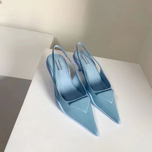 prad 2021 lettre bow noeud haut femmes piste toe bas pointu talon gladiaor sandales femme design chaussures mesh 35-40 kpuy002, Black
prad 2021 lettre bow noeud haut femmes piste toe bas pointu talon gladiaor sandales femme design chaussures mesh 35-40 kpuy002, Black