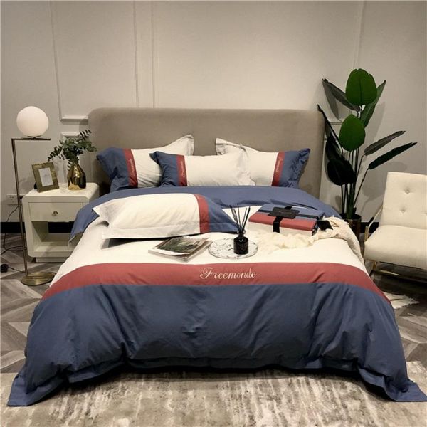 4pcs pure cotton bedding set american light luxury 100 brushed simple contrast color autumn winter warm quilt cover 1.8m sets
4pcs pure cotton bedding set american light luxury 100 brushed simple contrast color autumn winter warm quilt cover 1.8m sets