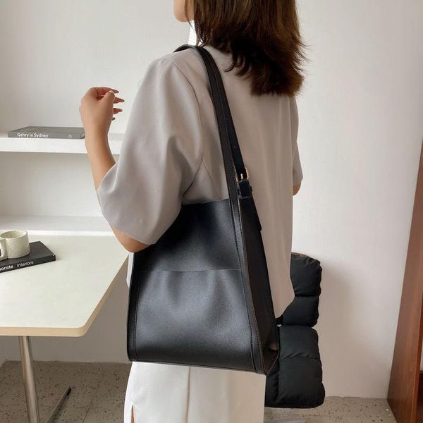 evening bags light luxury simple women's shoulder bag large capacity soft pu leather portable tote fashion messenger bucket
evening bags light luxury simple women's shoulder bag large capacity soft pu leather portable tote fashion messenger bucket