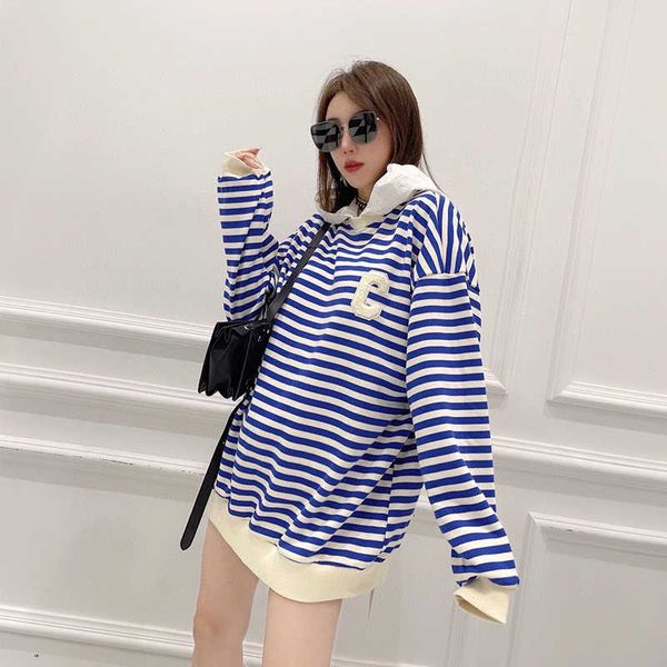 2021 autumn winter fashion brand letter flocking aging blue and white contrast stripe hooded casual loose long sleeve sweater, Black
2021 autumn winter fashion brand letter flocking aging blue and white contrast stripe hooded casual loose long sleeve sweater, Black