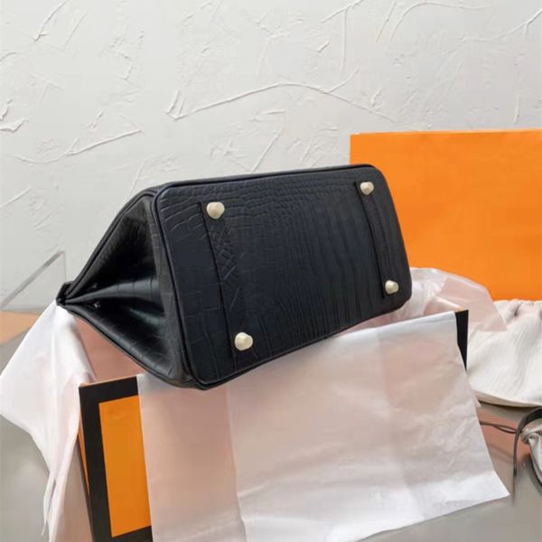2022designer handbags cross body totes shoulder bags handbag luxury tote bag crocodile pattern fashion high-quality genuine leather differen
2022designer handbags cross body totes shoulder bags handbag luxury tote bag crocodile pattern fashion high-quality genuine leather differen