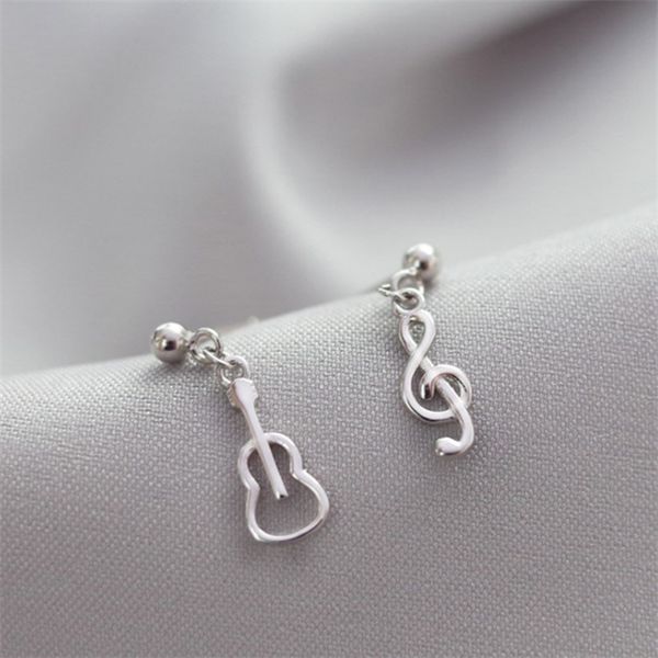 artistic atmosphere cute little guitar chandelier female simple creative student mini note earrings, Silver
artistic atmosphere cute little guitar chandelier female simple creative student mini note earrings, Silver