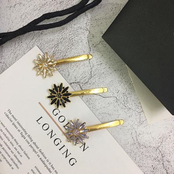 hair clips & barrettes european and american retro classic crystal flower hairpin three-color, Golden;silver
hair clips & barrettes european and american retro classic crystal flower hairpin three-color, Golden;silver