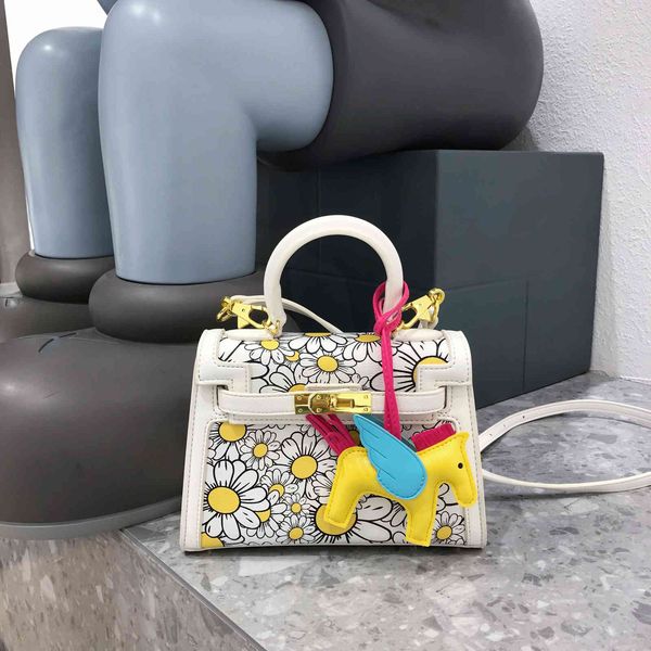 outlet flower print pony pendant bag hand painted graffiti kellys women's summer portable messenger luxuryss designerss yw
outlet flower print pony pendant bag hand painted graffiti kellys women's summer portable messenger luxuryss designerss yw