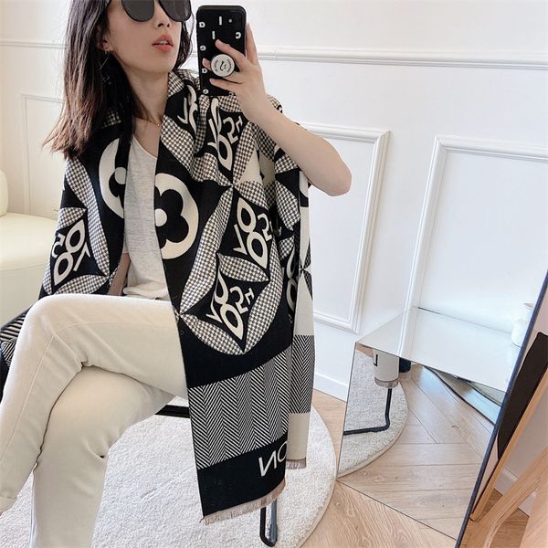 2021 new fashion scarf women's imitation cashmere brushed four seasons shawl and thick double-sided bib, Blue;gray
2021 new fashion scarf women's imitation cashmere brushed four seasons shawl and thick double-sided bib, Blue;gray