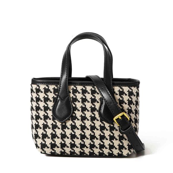 female 2021 korean minority design lattice bag woolen hand single shoulder messenger princess
female 2021 korean minority design lattice bag woolen hand single shoulder messenger princess