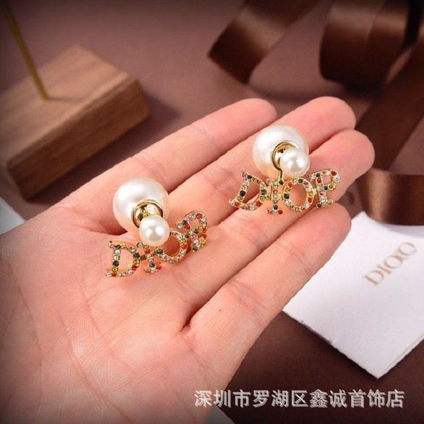 d family earrings 2021 new versatile jidio color diamond letter temperament women's net red same earrings, Golden
d family earrings 2021 new versatile jidio color diamond letter temperament women's net red same earrings, Golden