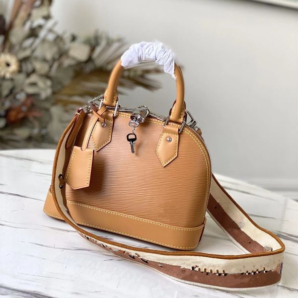 ladies luxury totes 2021 designer handbags all-match fashion shoulder bags letter pattern crossbody shell bag tote
ladies luxury totes 2021 designer handbags all-match fashion shoulder bags letter pattern crossbody shell bag tote