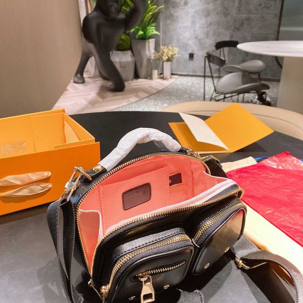 fashion classic diagonal bags cross body designer men's and women's chest bag with letter embossed two-piece women temperament han
fashion classic diagonal bags cross body designer men's and women's chest bag with letter embossed two-piece women temperament han