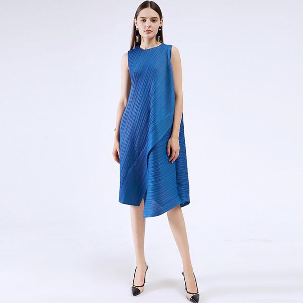 casual dresses miyake pleated dress 2021 summer sleeveless korean blue asymmetrical plus size women vest causal aesthetic, Black;gray
casual dresses miyake pleated dress 2021 summer sleeveless korean blue asymmetrical plus size women vest causal aesthetic, Black;gray