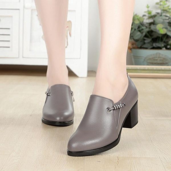 dress shoes 2021 autumn genuine leather women office high-heeled big size 41 42 43 party, Black
dress shoes 2021 autumn genuine leather women office high-heeled big size 41 42 43 party, Black