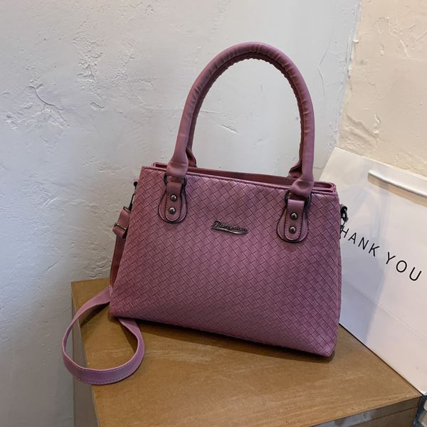 women's new pu soft leather texture messenger bag fashion solid color woven hand trend leisure shoulder bag
women's new pu soft leather texture messenger bag fashion solid color woven hand trend leisure shoulder bag
