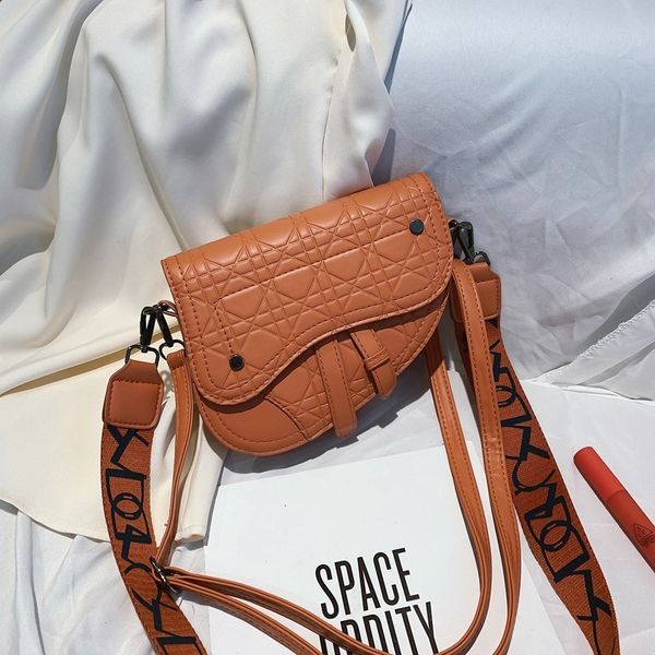 women's bag new and winter embossed saddle broadband messenger simple s purses luxury outlet
women's bag new and winter embossed saddle broadband messenger simple s purses luxury outlet