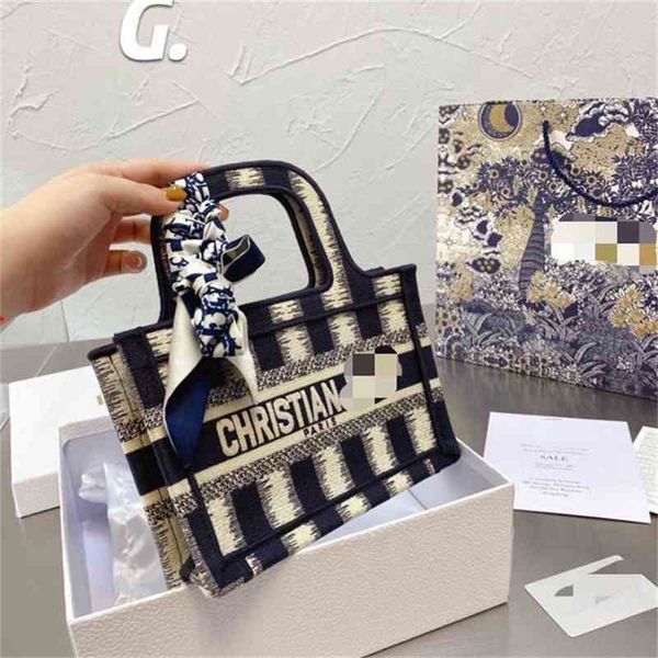 2021 tote bag jacquard embroidery letter women's shopping fashion small square
2021 tote bag jacquard embroidery letter women's shopping fashion small square