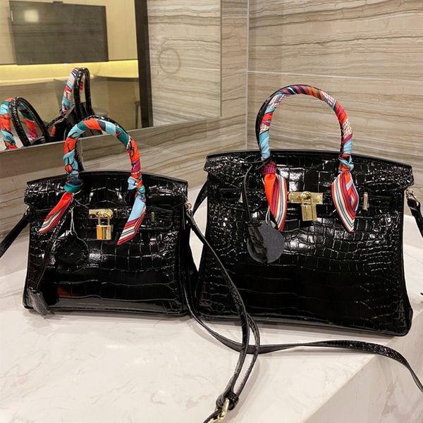 handbags luxury totes designer crossbody shoulder bags tote bag cross body artwork genuine leather high-quality fashion brand with original
handbags luxury totes designer crossbody shoulder bags tote bag cross body artwork genuine leather high-quality fashion brand with original