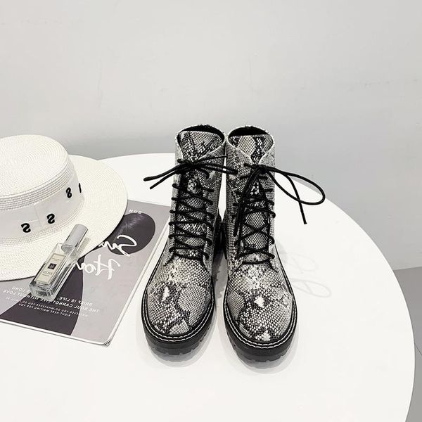 boots in autumn fashion snake up thick heel short and winter of 2021 women's lace, Black
boots in autumn fashion snake up thick heel short and winter of 2021 women's lace, Black