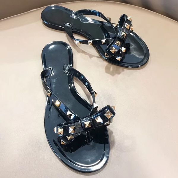 women sandals designer slipper shoes luxury slide summer fashion wide flat slippery sandals slippers flip flop, Black
women sandals designer slipper shoes luxury slide summer fashion wide flat slippery sandals slippers flip flop, Black