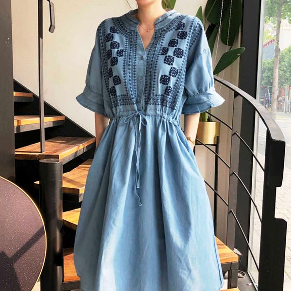 korean chic summer elegant retro heavy single-breasted drawstring waist v neck embroidery floral flared sleeve dress women retro 210610, Black;gray
korean chic summer elegant retro heavy single-breasted drawstring waist v neck embroidery floral flared sleeve dress women retro 210610, Black;gray
