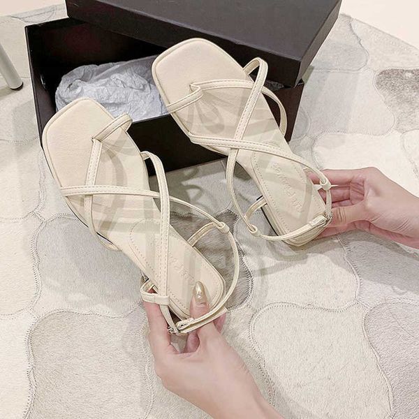 2021 new summer women flat sandals fashion flip-flop solid color casual outdoor ladies shoes for females bc049 y0721, Black
2021 new summer women flat sandals fashion flip-flop solid color casual outdoor ladies shoes for females bc049 y0721, Black