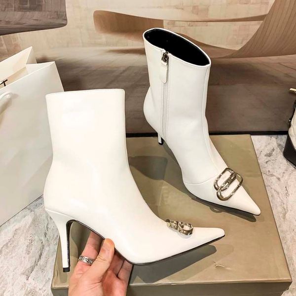 luxury designer boots classic heel pointed ankle booties martin cowboy boot women shoes black white calf leather upper technical fabric with
luxury designer boots classic heel pointed ankle booties martin cowboy boot women shoes black white calf leather upper technical fabric with