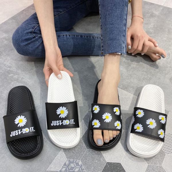 women summer slippers 2021 flip flops daisy black anti-skip flats woman sandals beach slides lady casual
women summer slippers 2021 flip flops daisy black anti-skip flats woman sandals beach slides lady casual