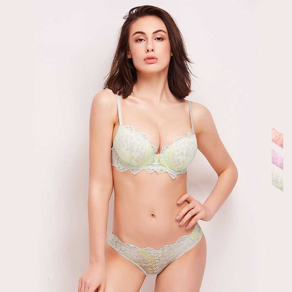 brassiere set with steel ring, new lace in autumn, deep v women's gathering underwear, Red;black
brassiere set with steel ring, new lace in autumn, deep v women's gathering underwear, Red;black