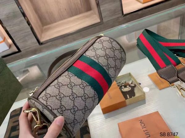 7a 2021 classic leather bag women embossing handbags womens shoulder crossbody vintage clutch tote messensger bags mix style wallets purse w, Red;black
7a 2021 classic leather bag women embossing handbags womens shoulder crossbody vintage clutch tote messensger bags mix style wallets purse w, Red;black